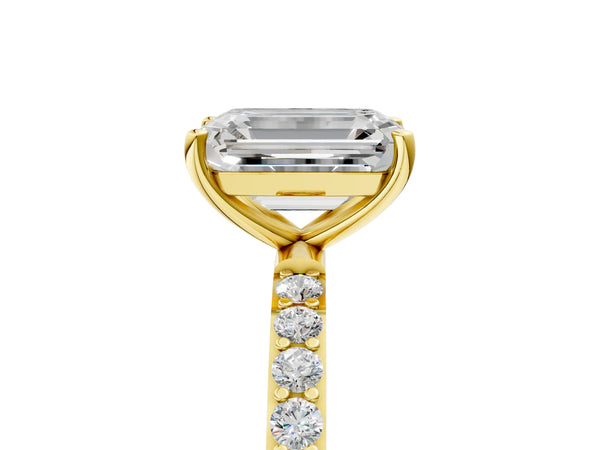 Yellow gold Emerald Cut Diamond Pavé Band Solitaire Ring with Four-Prong Setting_95