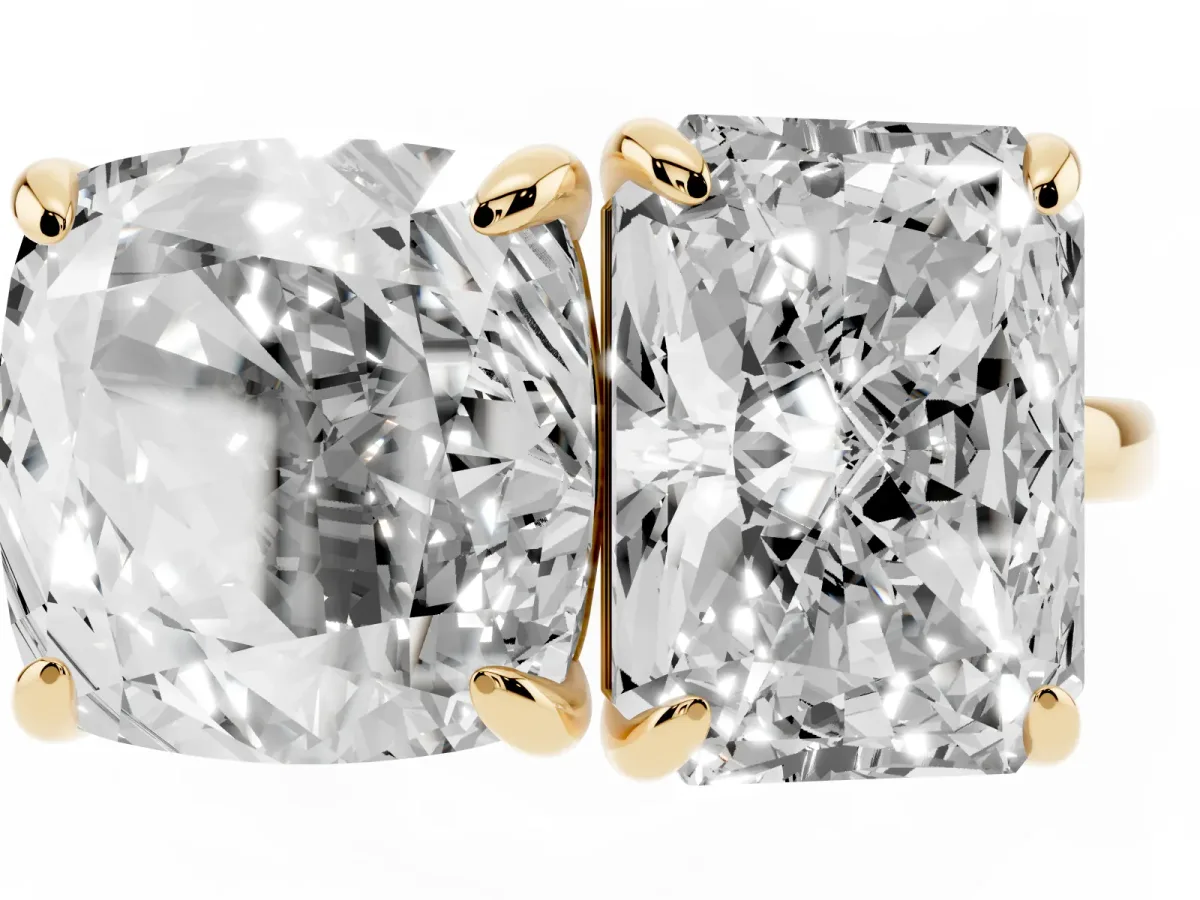 Cushion and Radiant Toi Moi Ring with Prong Setting and Plain Band Yellow gold