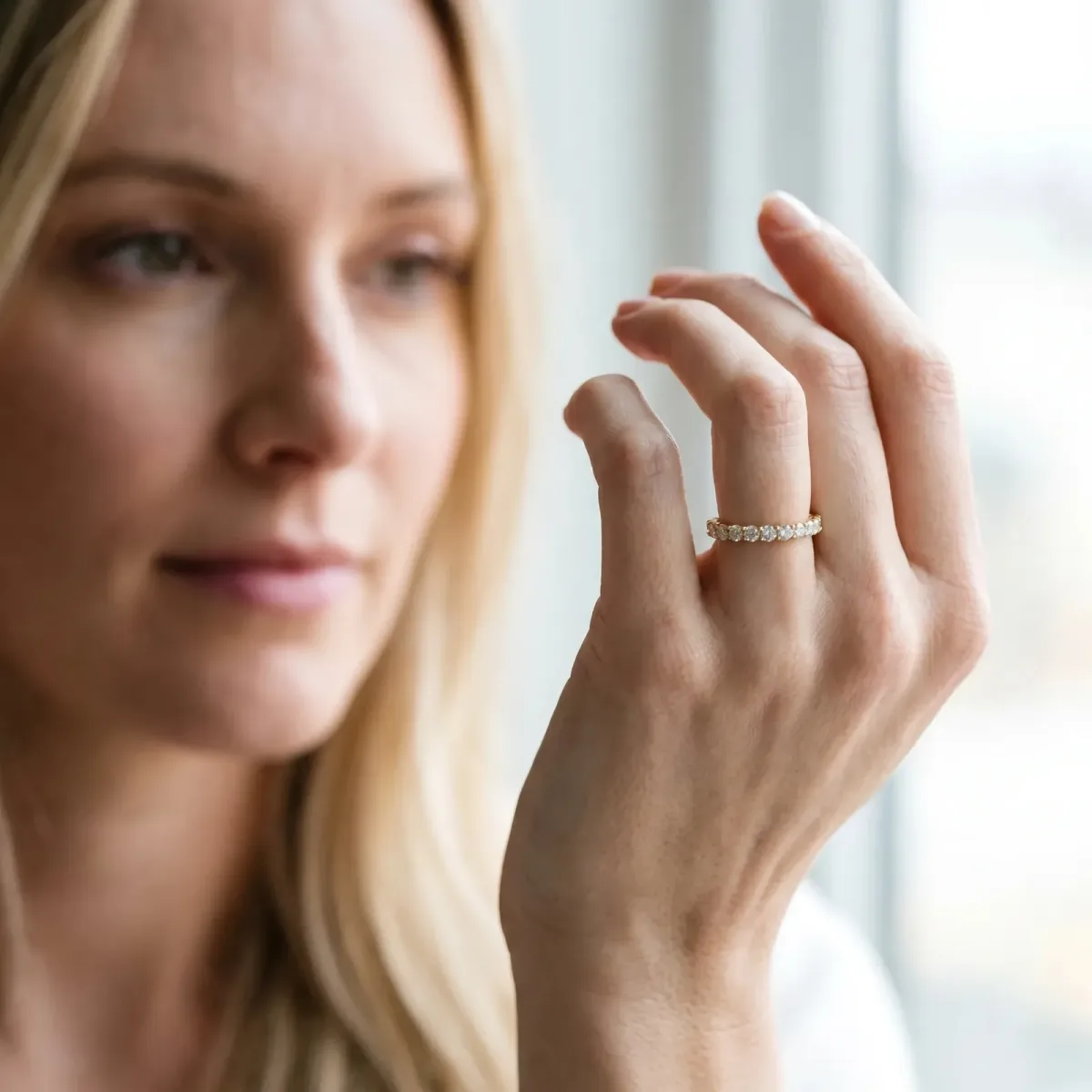 Round Cut Diamond Eternity Band with Shared Prong Setting Yellow gold
