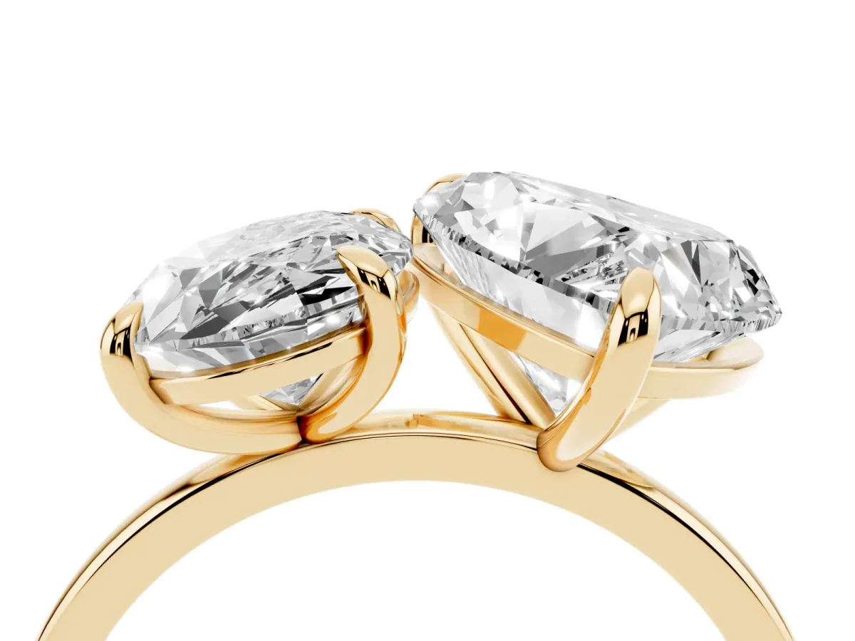 Oval and Heart Toi Moi Ring with Prong Setting and Plain Band Yellow gold