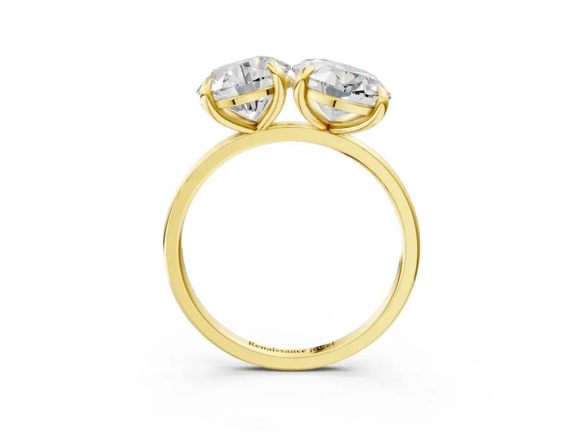Round and Oval Toi Moi Ring with Prong Setting and Plain Band Yellow gold
