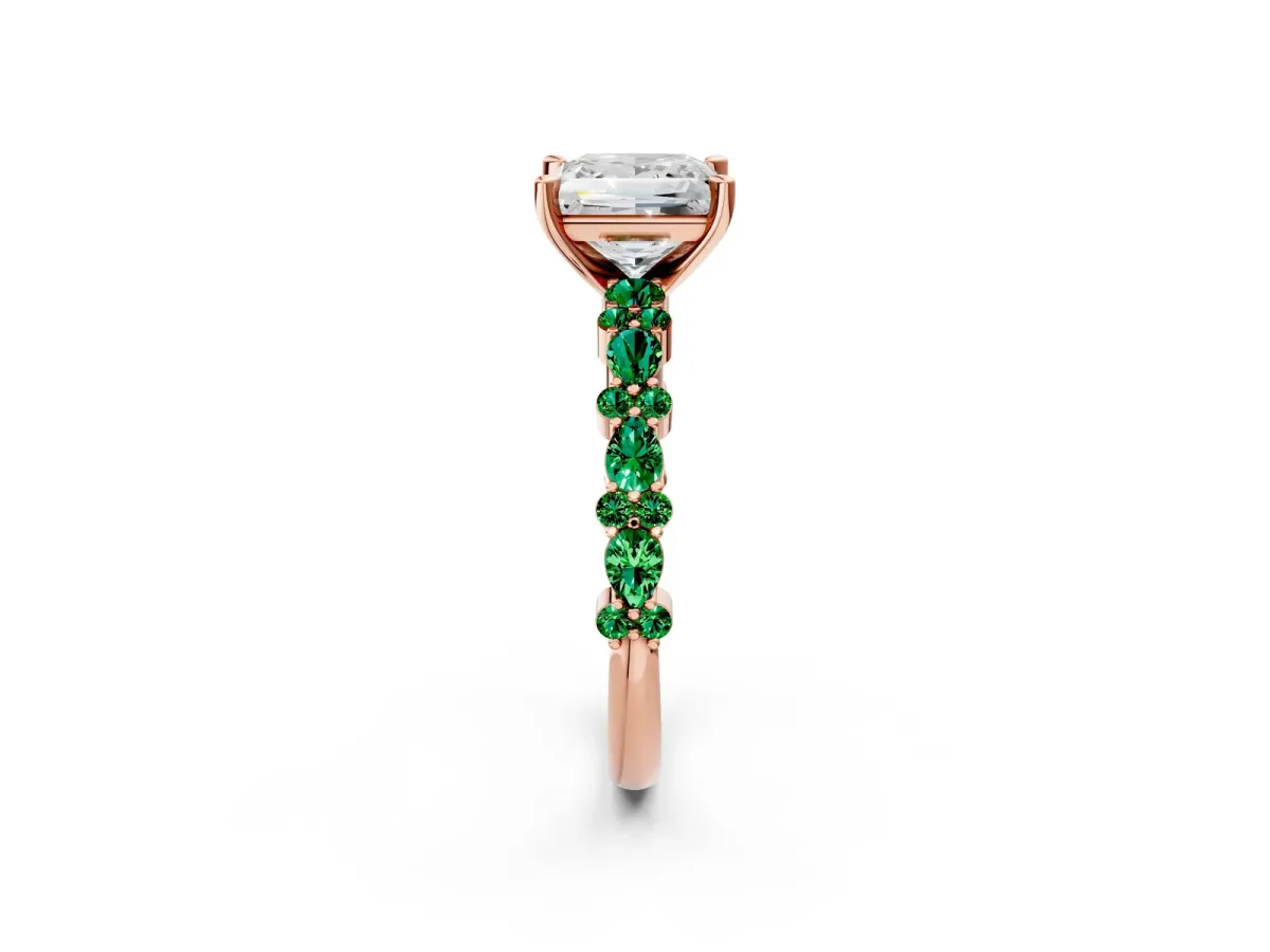 Princess Cut Diamond Side Stone Solitaire Ring with Round Emerald and Four-Prong Setting Rose gold