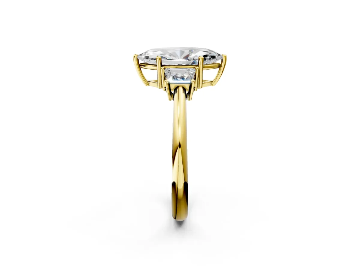 Marquise Cut Diamond Three-Stone Ring with Trapezoid Side Stones and Prong Setting Yellow gold