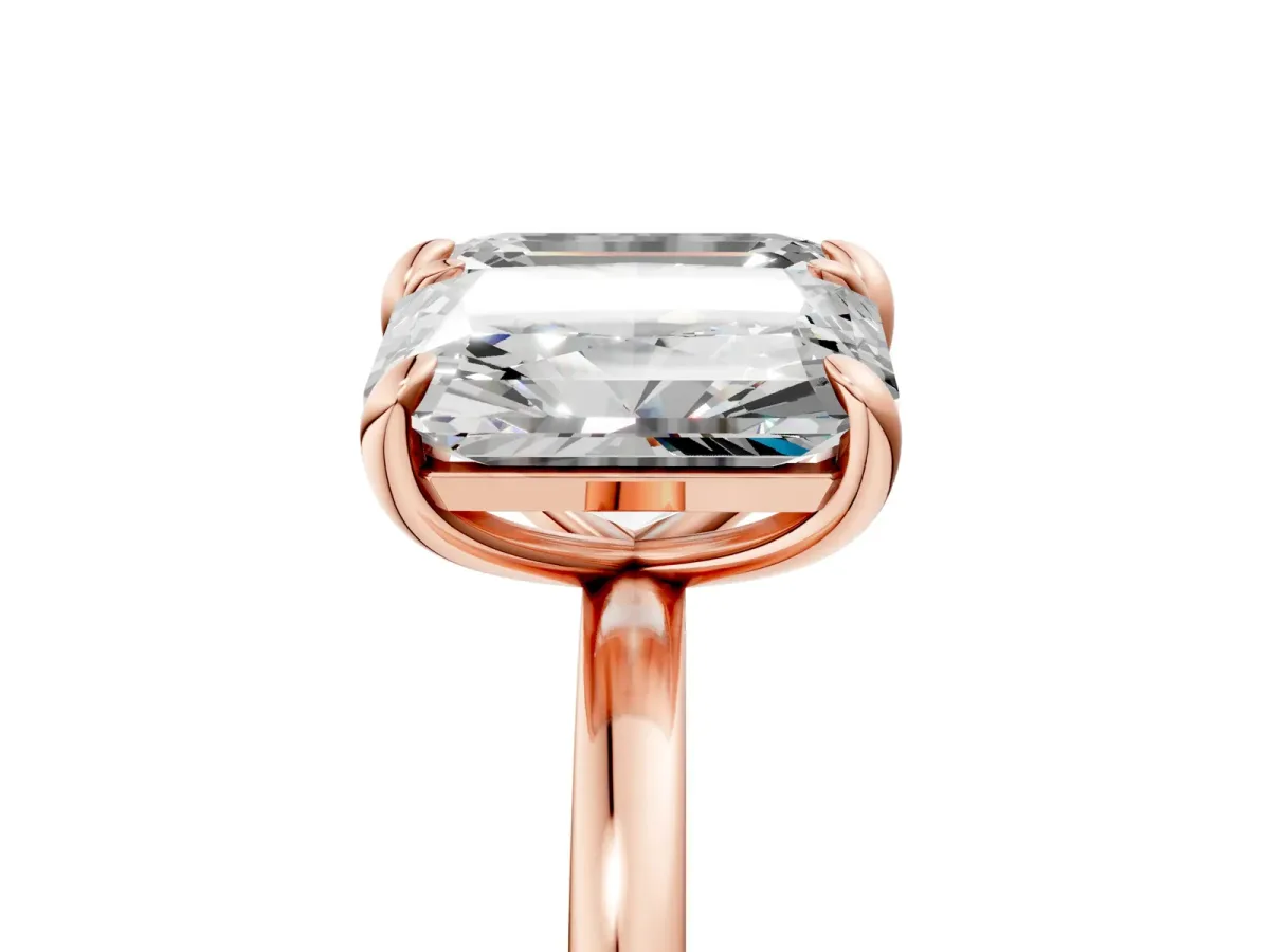 Emerald and Radiant Toi Moi Ring with Prong Setting and Plain Band Rose gold