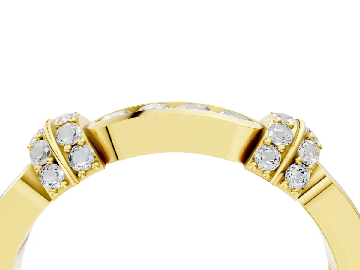 Pavé Round Diamond Link Band with Bezel Setting Yellow gold