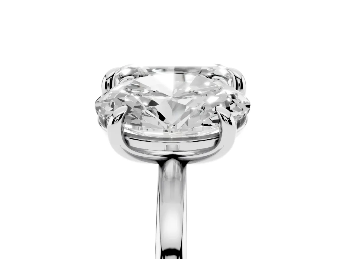 Oval and Emerald Toi Moi Ring with Prong Setting and Plain Band Silver