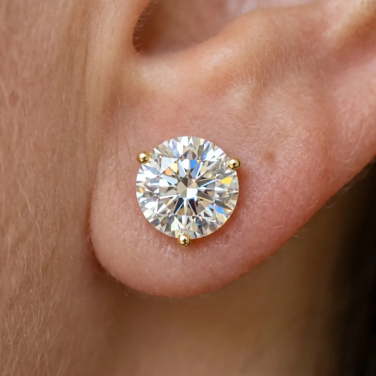 Round Brilliant Diamond Martini Stud Earrings Yellow gold