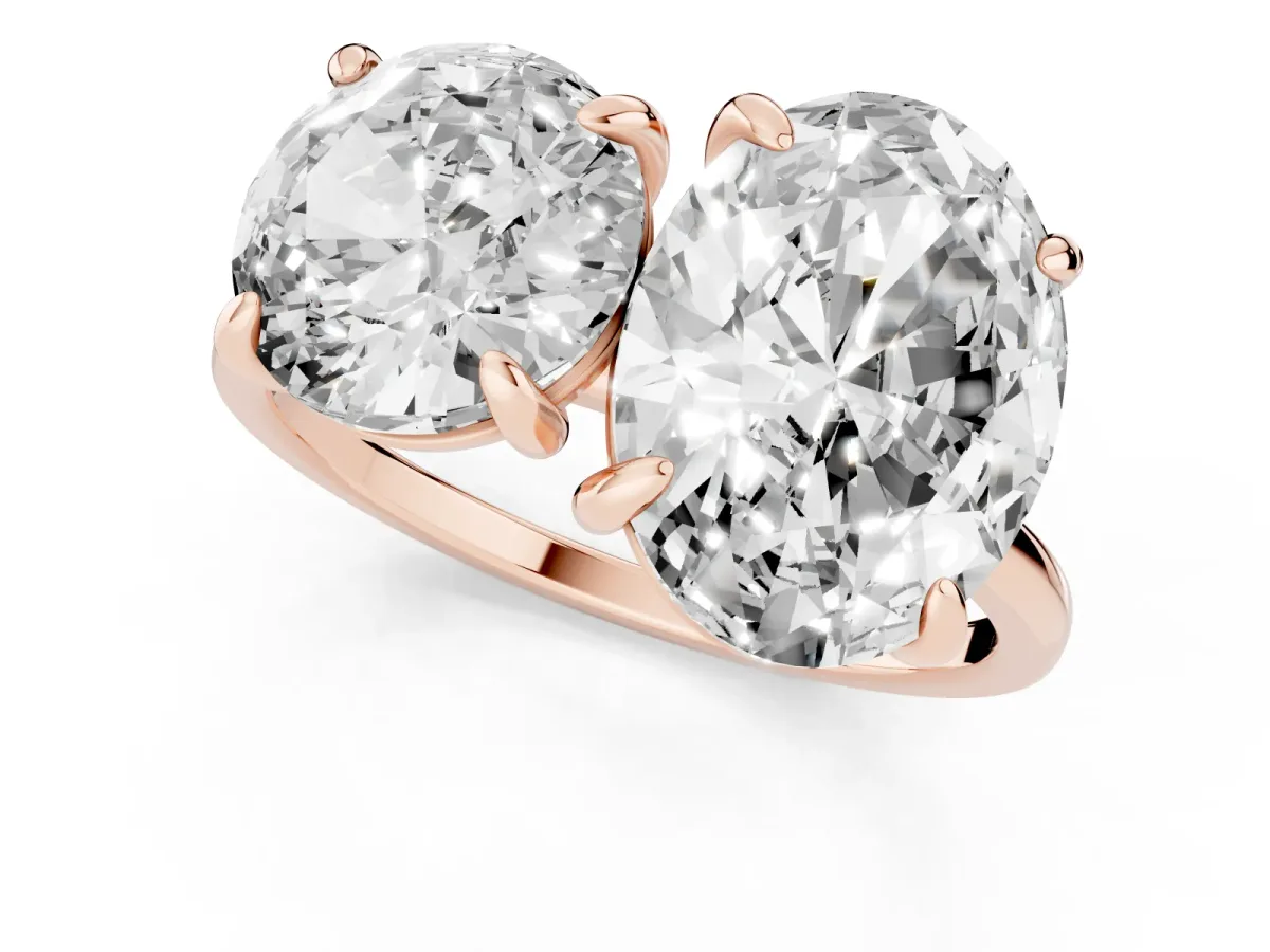 Round and Oval Toi Moi Ring with Prong Setting and Plain Band Rose gold