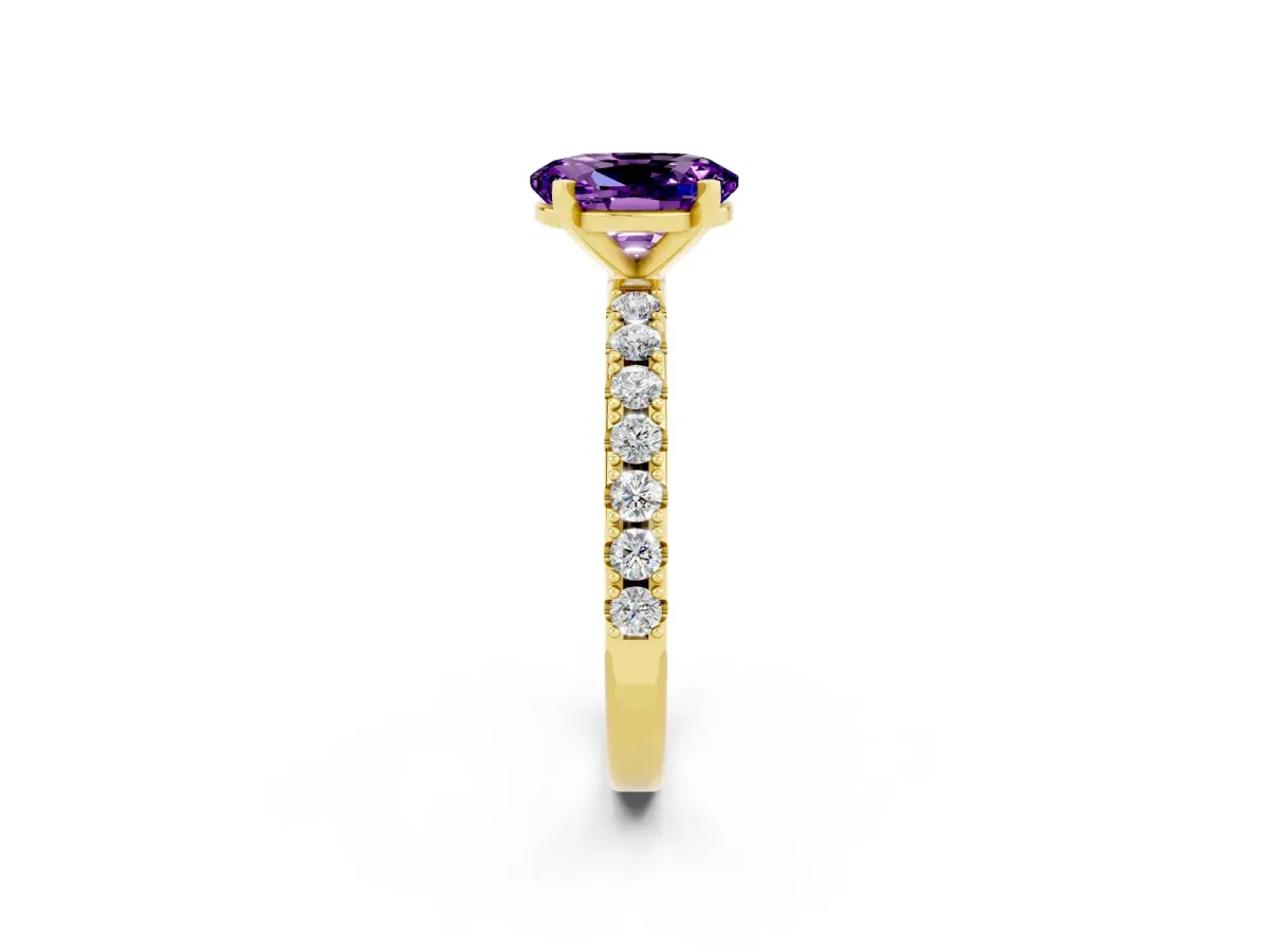 Oval Cut Amethyst Solitaire Pavé Band with Four-Prong Setting Yellow gold