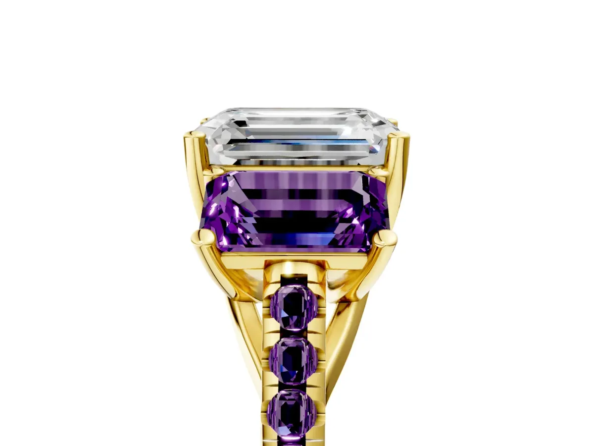 Three-Stone Emerald Cut Diamond Ring with Round Amethyst Pavé Band and Prong Setting Yellow gold