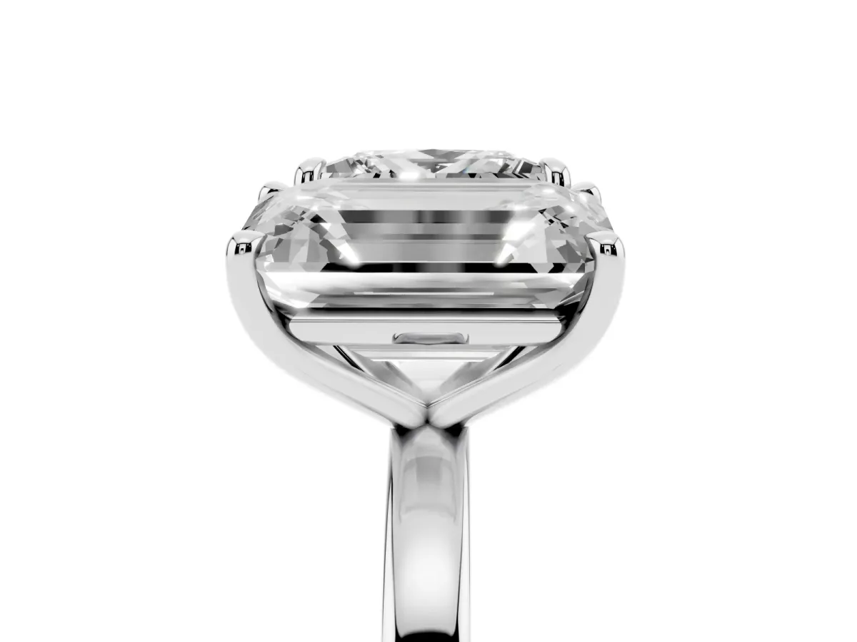 Princess Cut and Emerald Cut Toi Moi Ring with Prong Setting Platinum