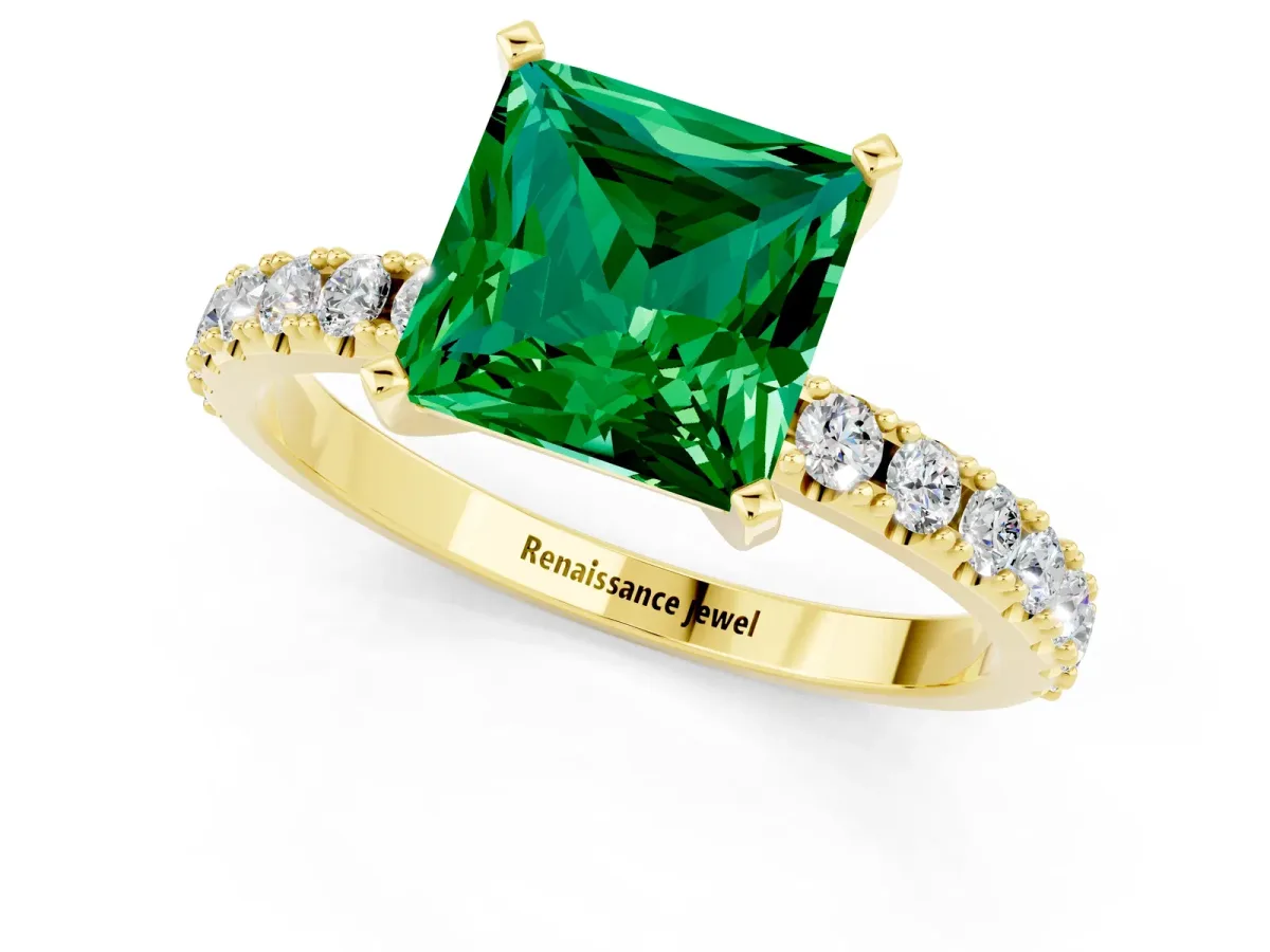 Princess Cut Emerald Solitaire Pavé Band with Four-Prong Setting Yellow gold
