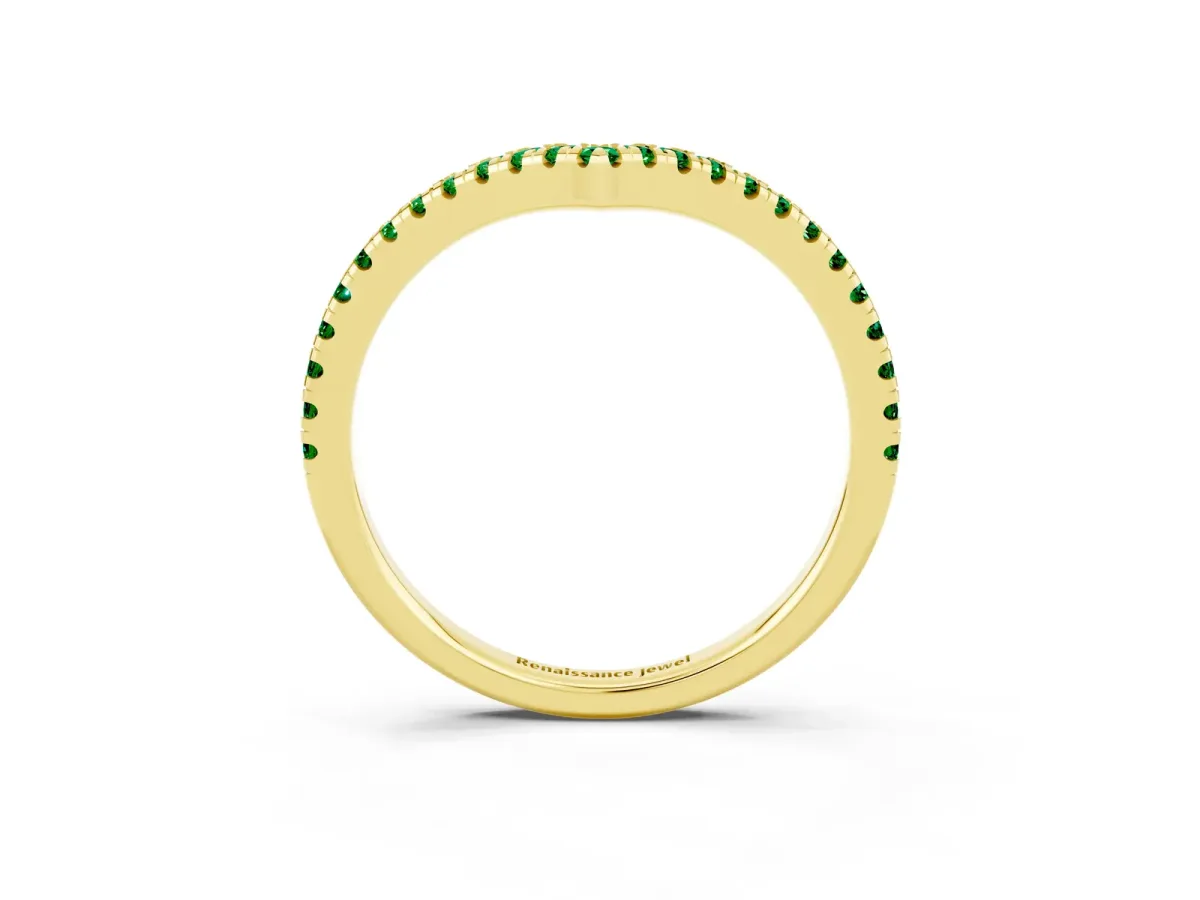 Pavé Round Emerald V-Shaped Chevron Band with Shared Prong Setting Yellow gold