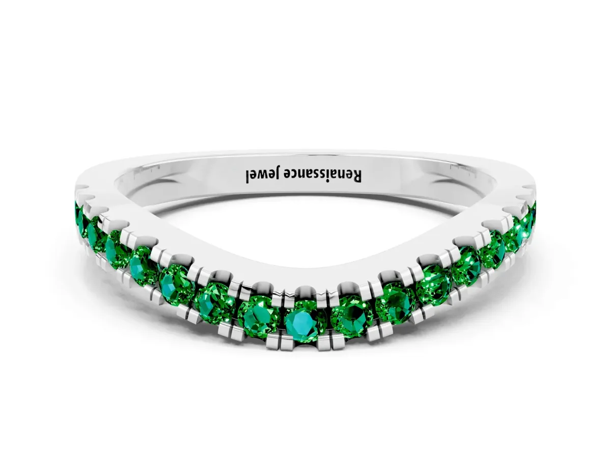 Round Emerald Pavé Curved Band with Shared Prong Setting White gold