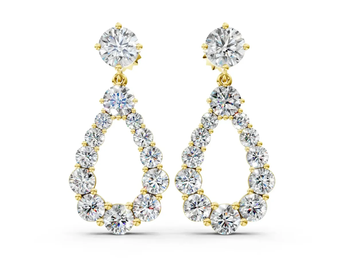 Round Cut Diamond Graduated Shared Prong Drop Earrings Yellow gold