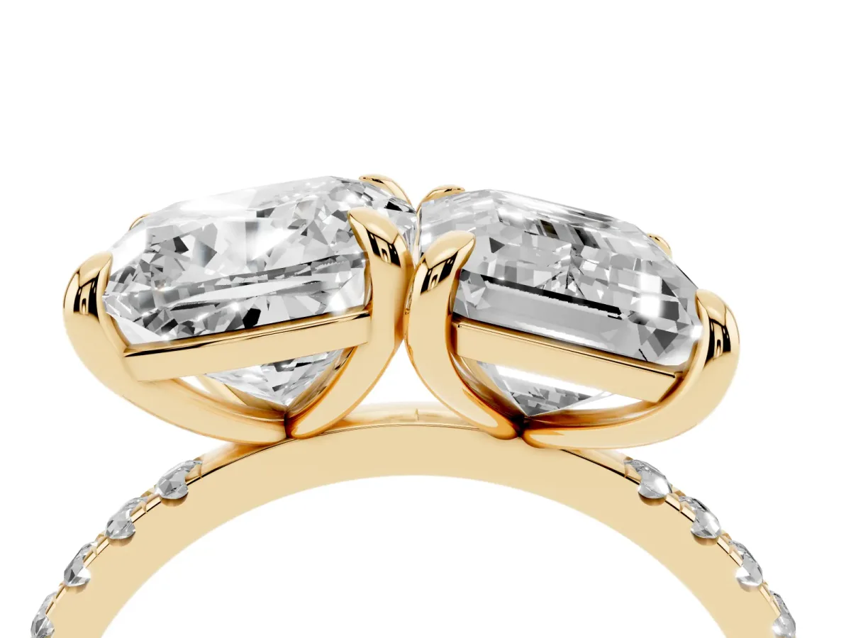 Cushion and Emerald Toi Moi Ring with Prong Setting and Pave Band Yellow gold