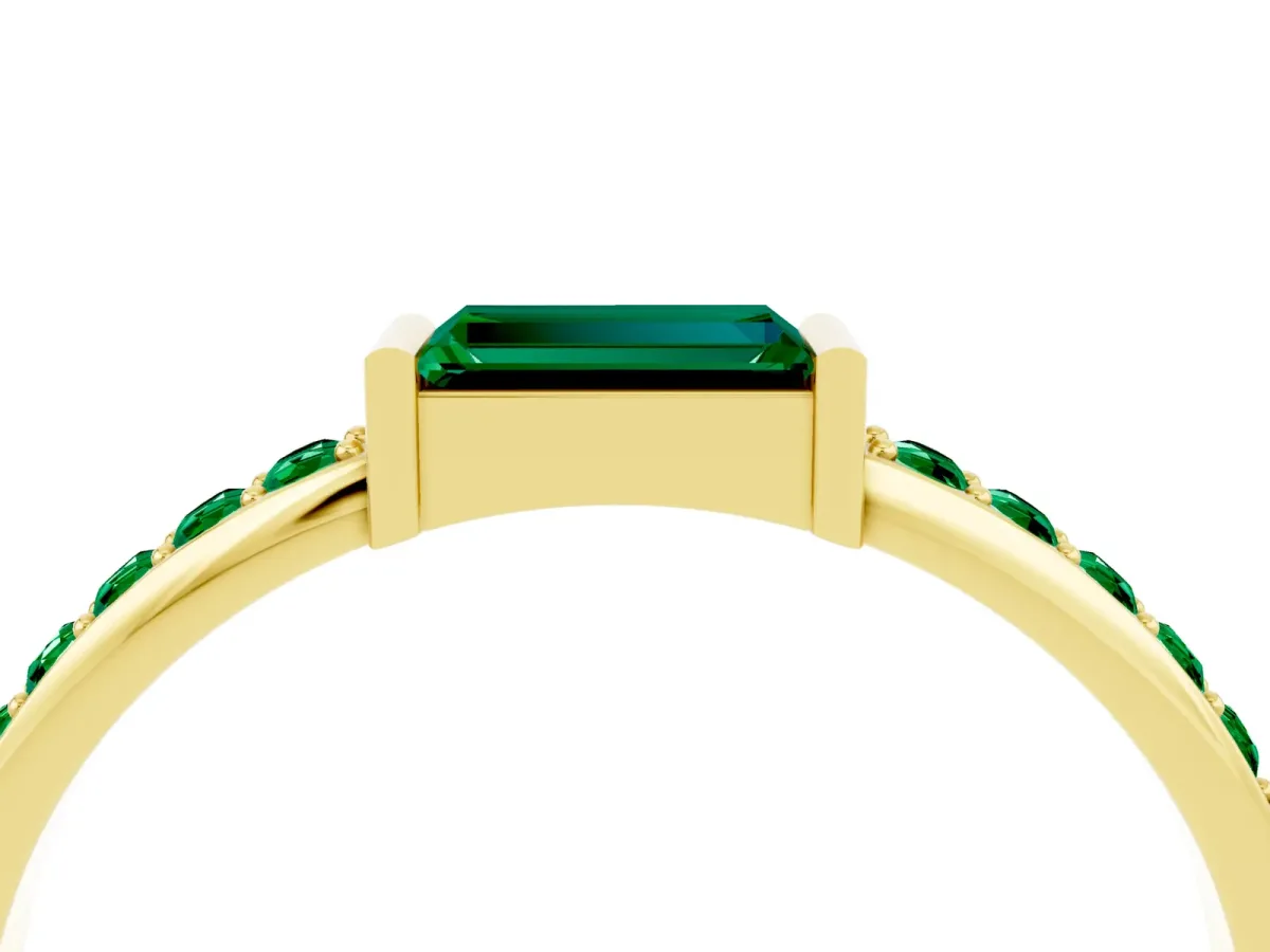 Baguette Emerald Pavé Band with Bar Setting Yellow gold