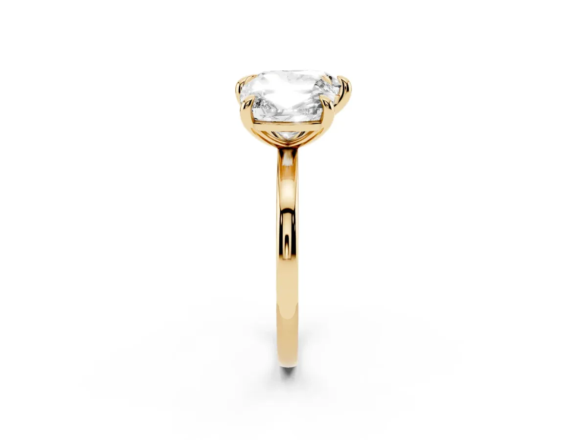 Cushion and Heart Toi Moi Ring with Prong Setting and Plain Band Yellow gold