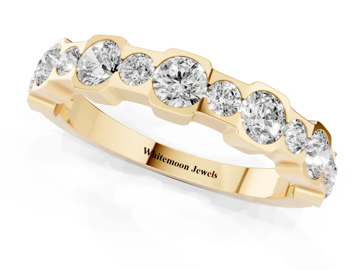 Round Diamond Promise Ring with Round Diamond Accents Yellow gold