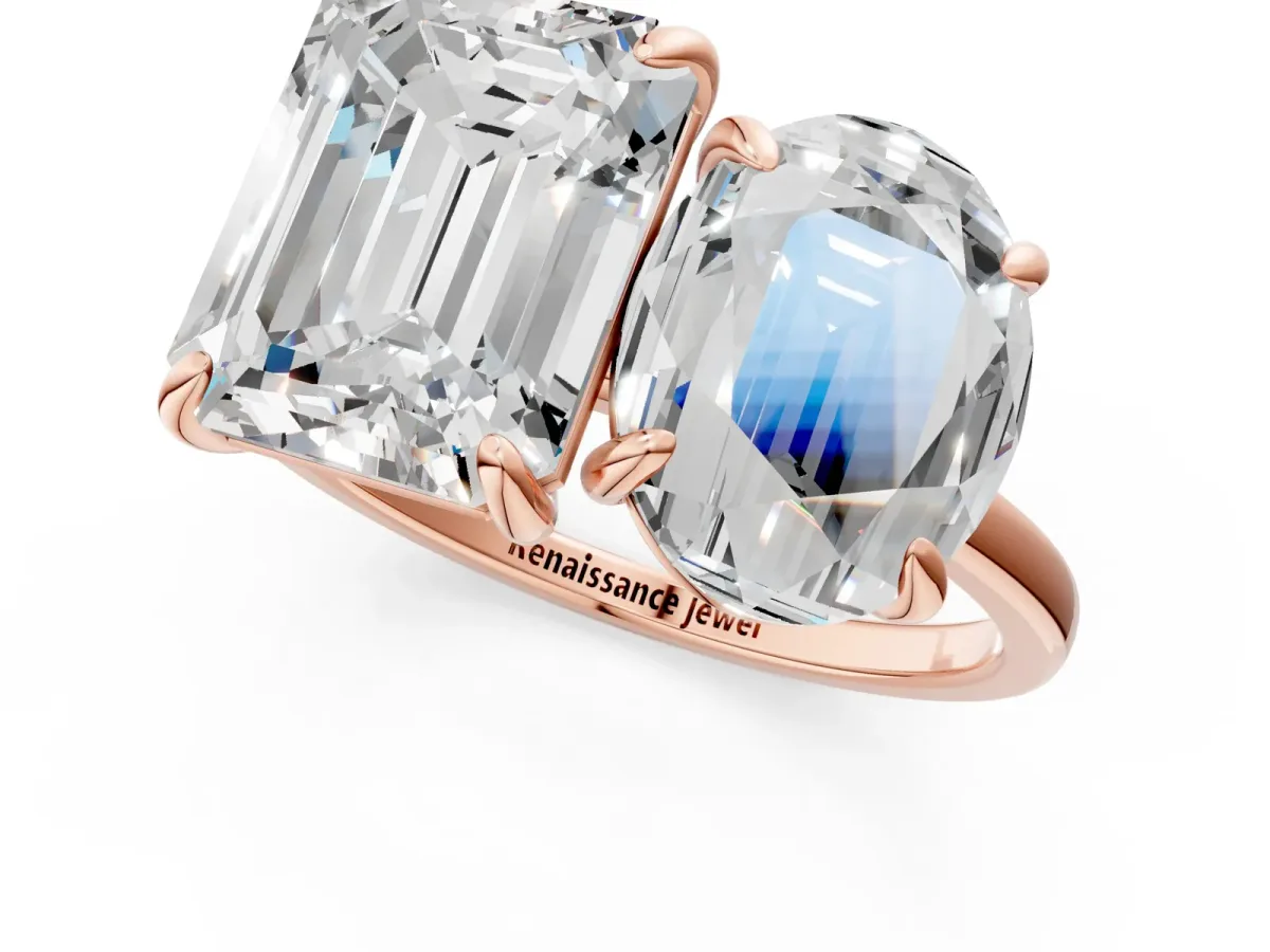 Oval and Emerald Toi Moi Ring with Prong Setting and Plain Band Rose gold