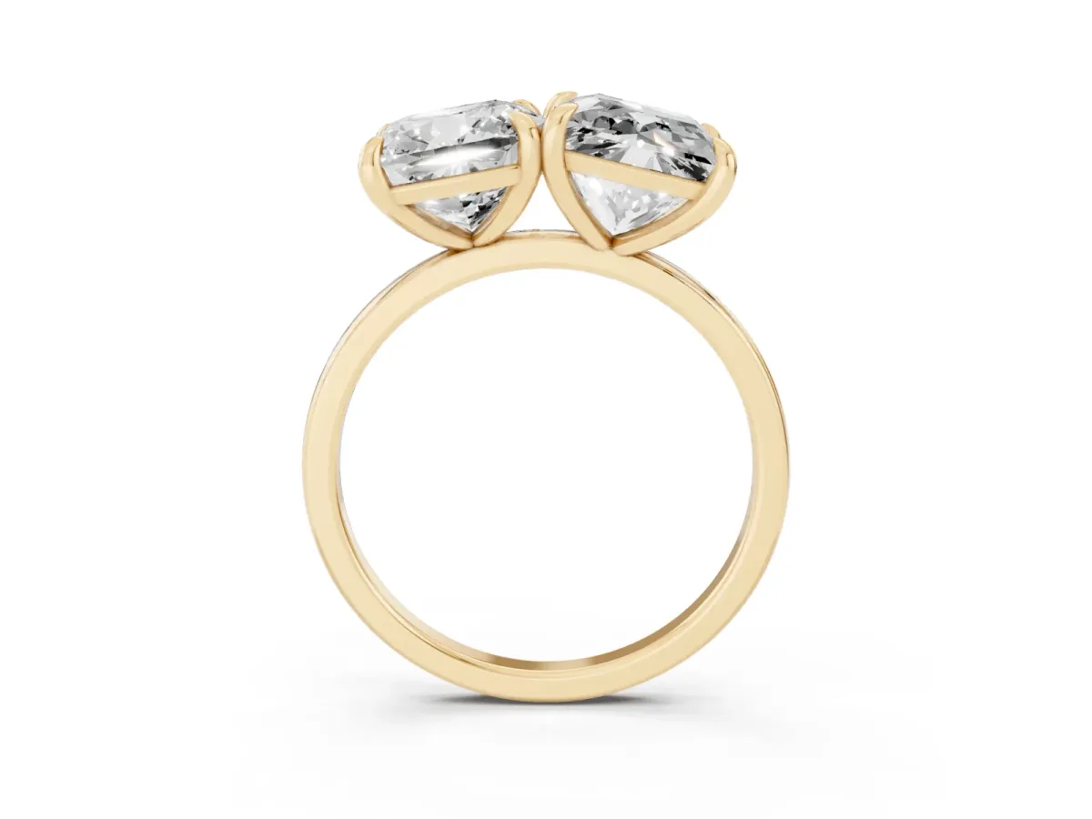 Cushion and Princess Toi Moi Ring with Prong Setting and Plain Band Yellow gold