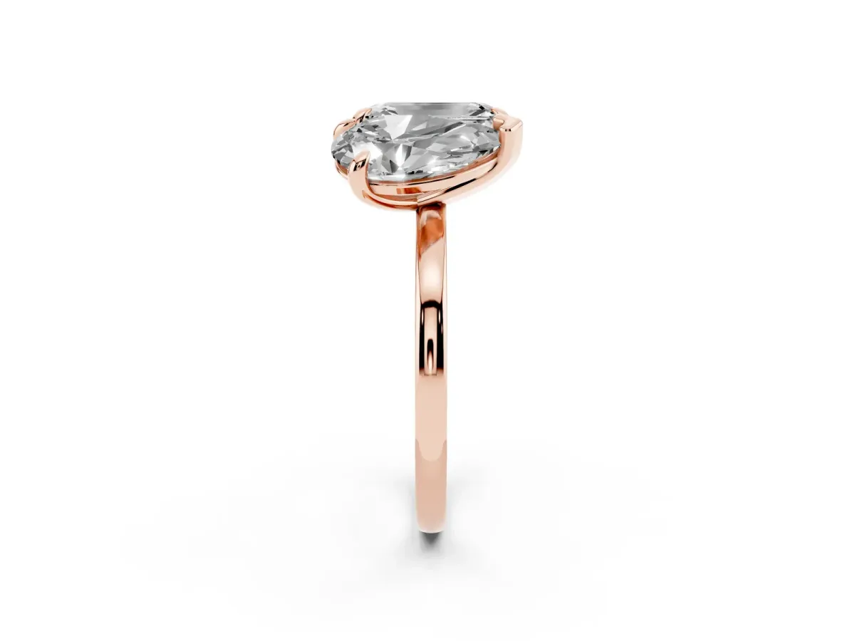 Pear and Emerald Toi Moi Ring with Prong Setting and Plain Band Rose gold