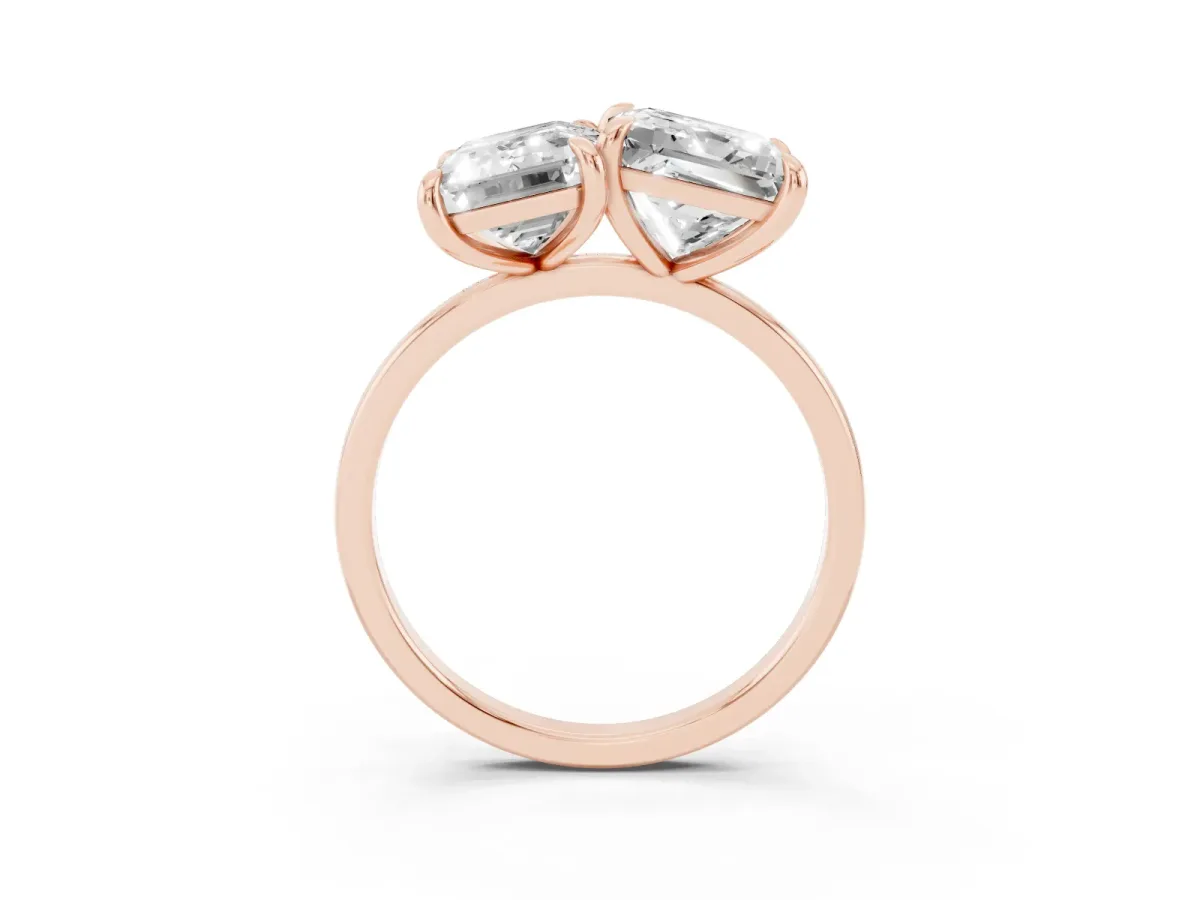 Emerald and Princess Toi Moi Ring with Prong Setting and Plain Band Rose gold