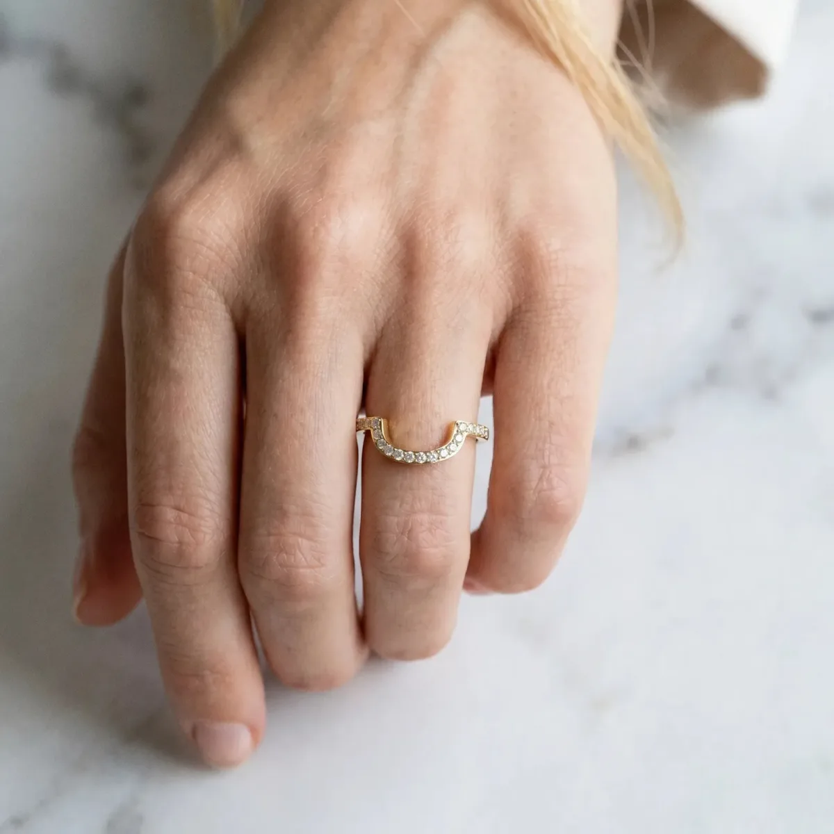 U-Shaped Pavé Round Diamond Contour Band Yellow gold