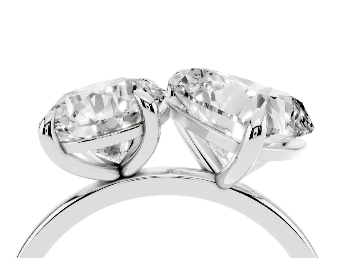 Round and Heart Toi Moi Ring with Prong Setting and Plain Band Platinum