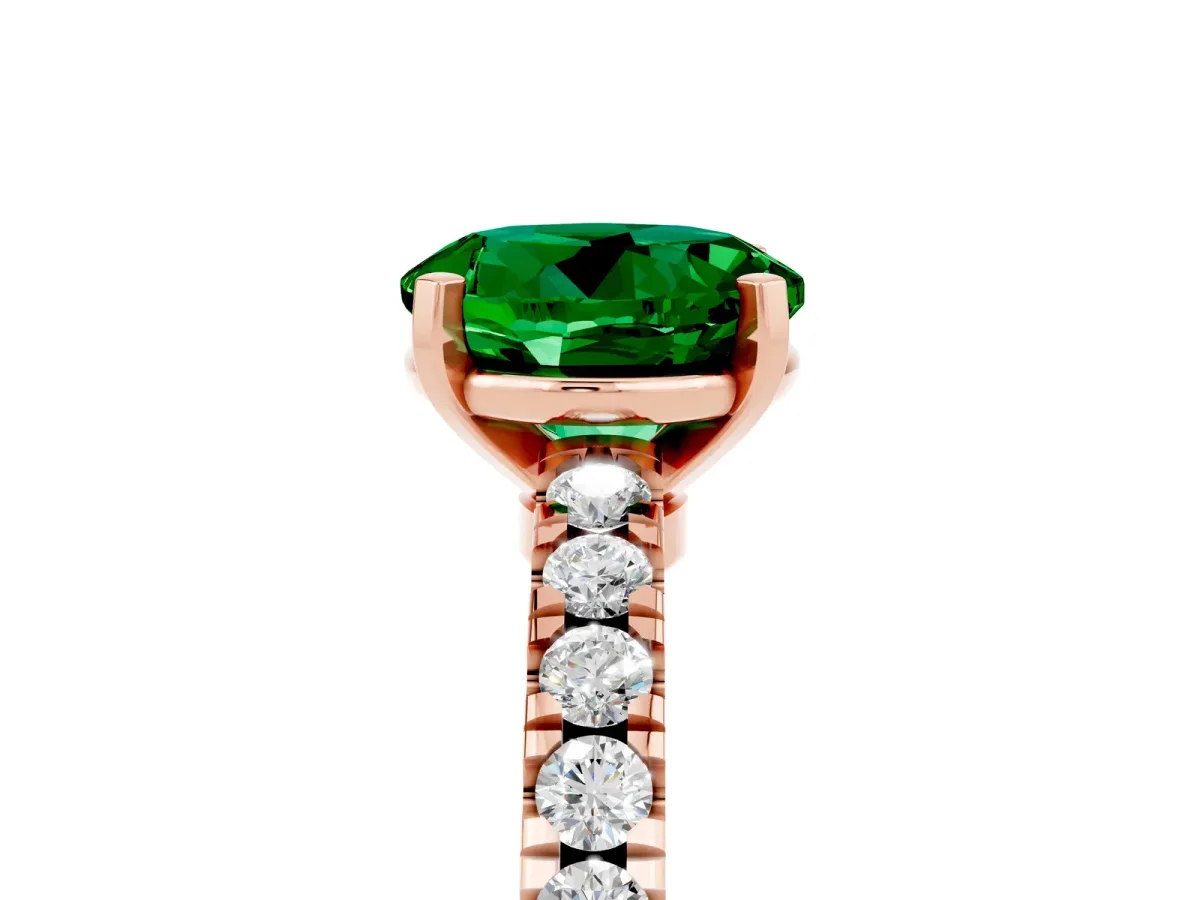 Round Cut Solitaire Emerald with Pavé Band and Four-Prong Setting Rose gold