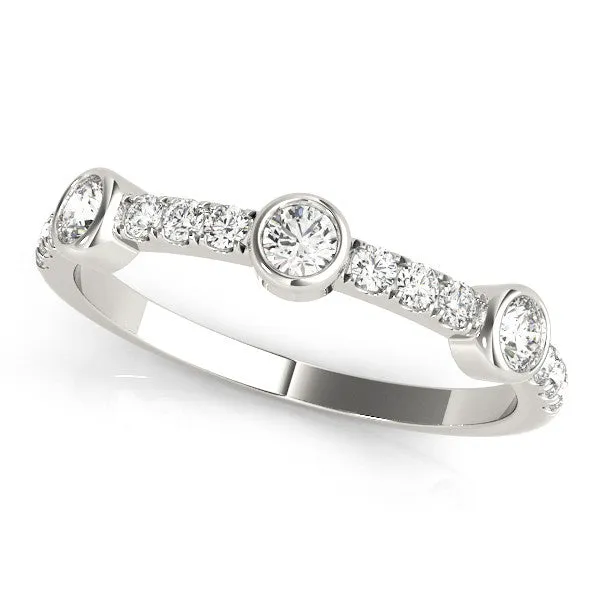 Bezel Set Round Diamond Pavé Band White gold
