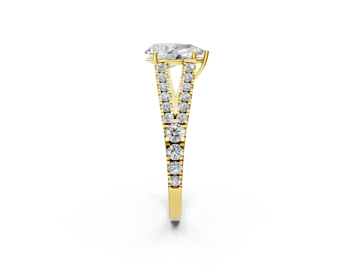 Pear Cut Diamond Split Shank Pavé Engagement Ring with Four-Prong Setting Yellow gold