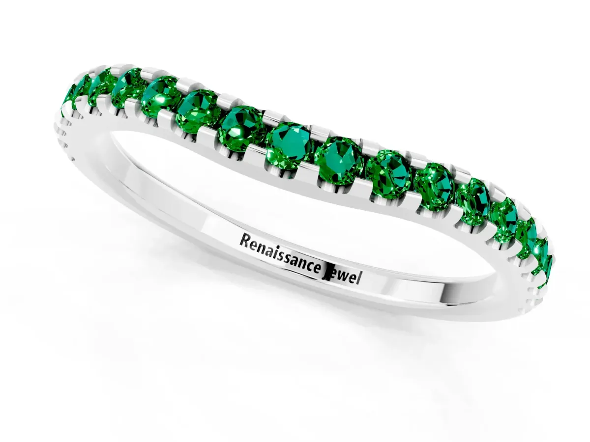 Round Emerald Pavé Curved Wedding Band White gold