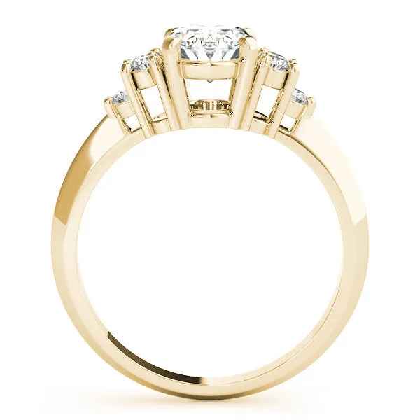 Emerald Cut Cut Diamond Cluster Ring with Solitaire Band and Four-Prong Setting Yellow gold