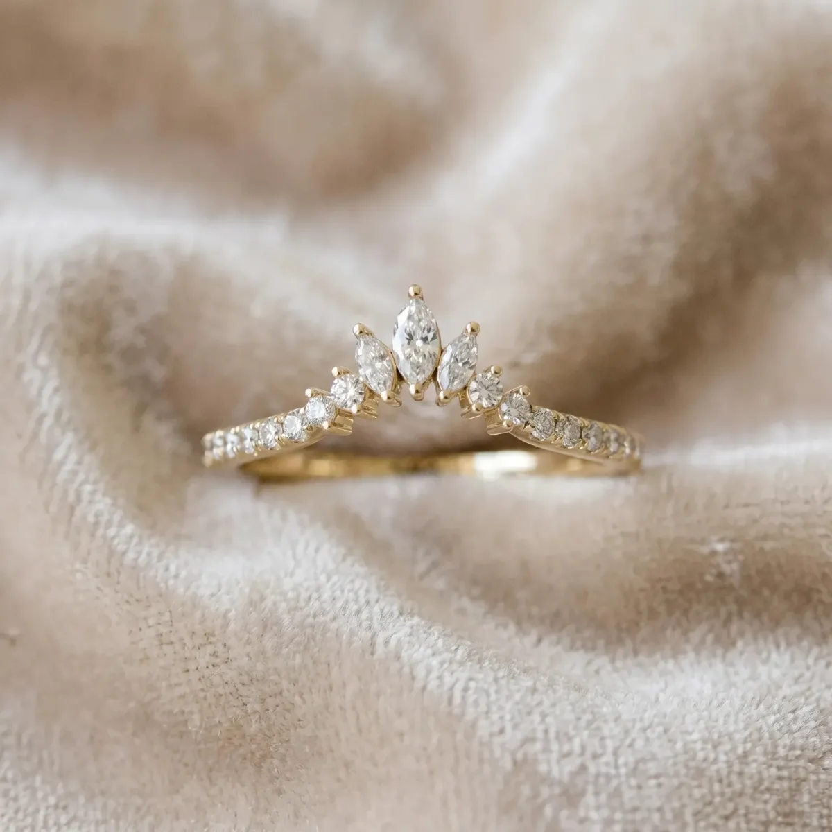 Marquise Cluster Diamond Pavé Band with Prong Setting Yellow gold