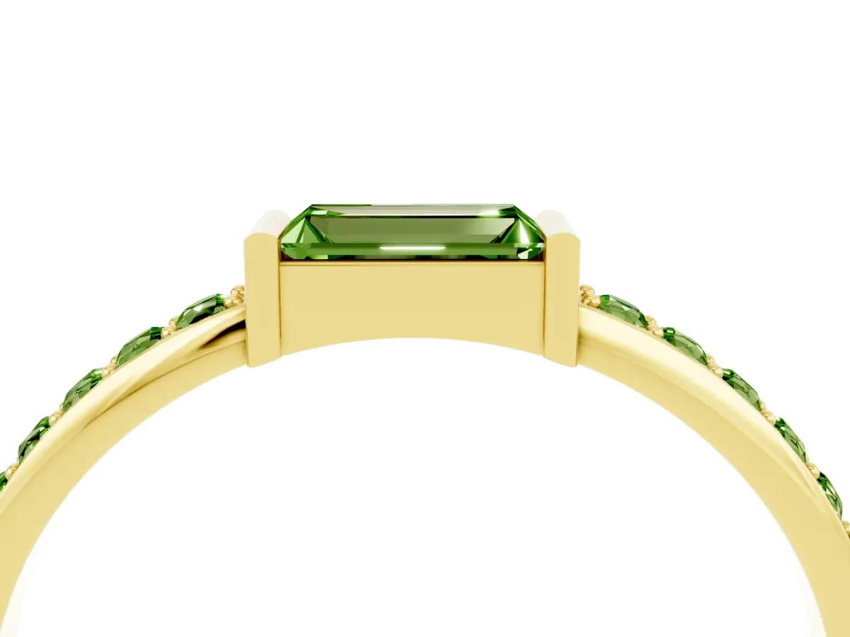 Baguette Peridot Pavé Band with Bar Setting Yellow gold