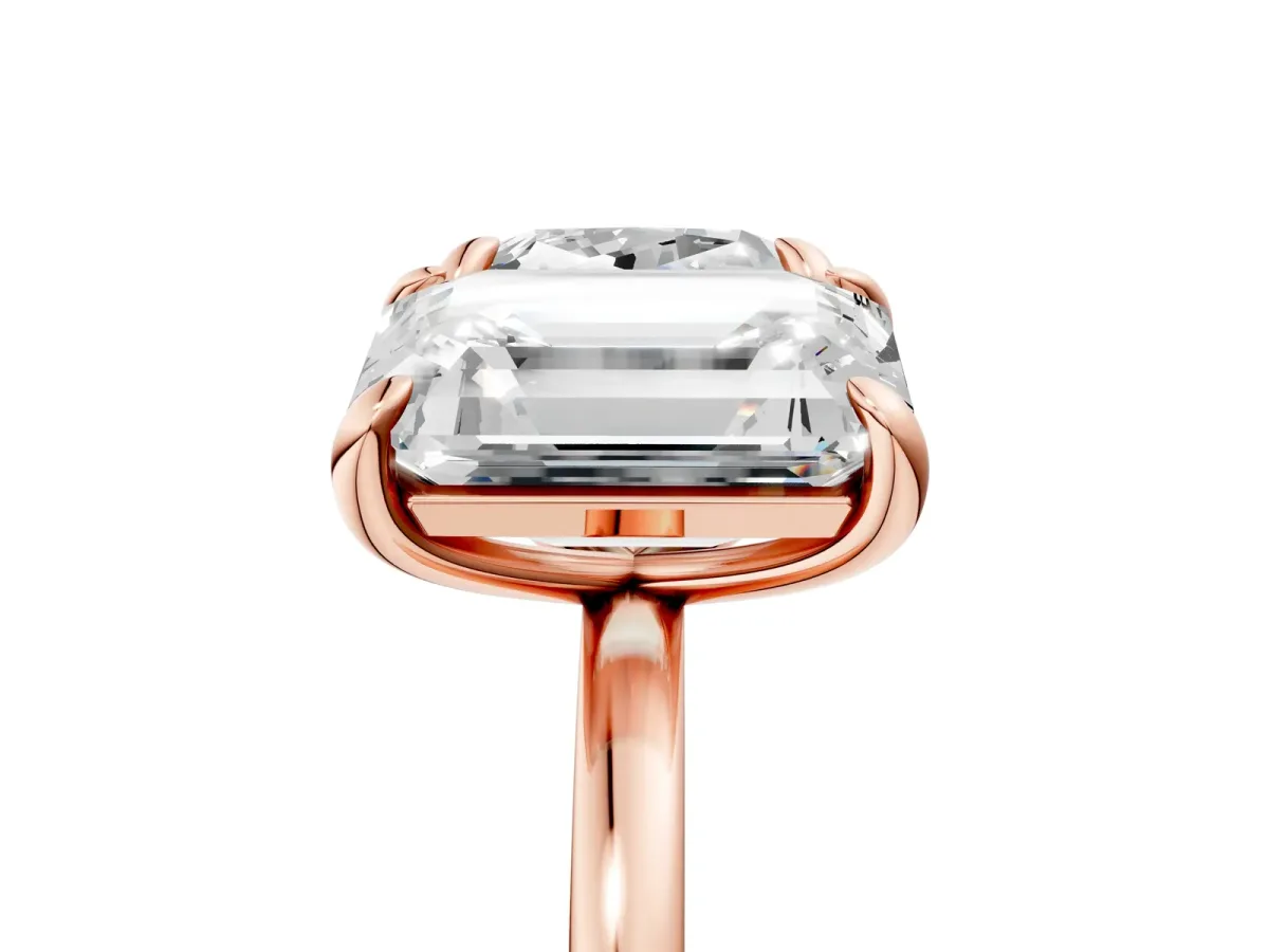 Cushion and Emerald Toi Moi Ring with Prong Setting and Plain Band Rose gold