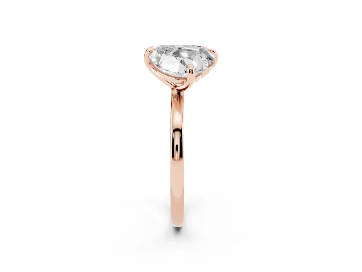 Emerald and Heart Toi Moi Ring with Prong Setting and Plain Band Rose gold