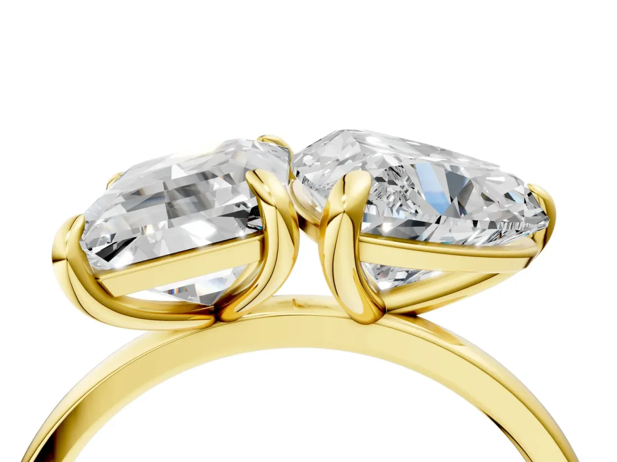 Emerald and Heart Toi Moi Ring with Prong Setting and Plain Band Yellow gold