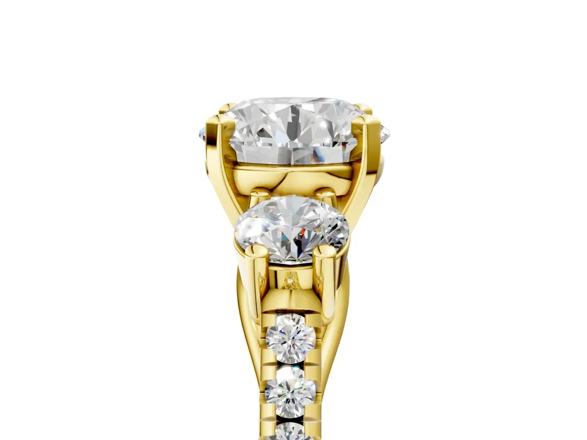 Three-Stone Round Cut Diamond Pavé Band with Four-Prong Setting Yellow gold