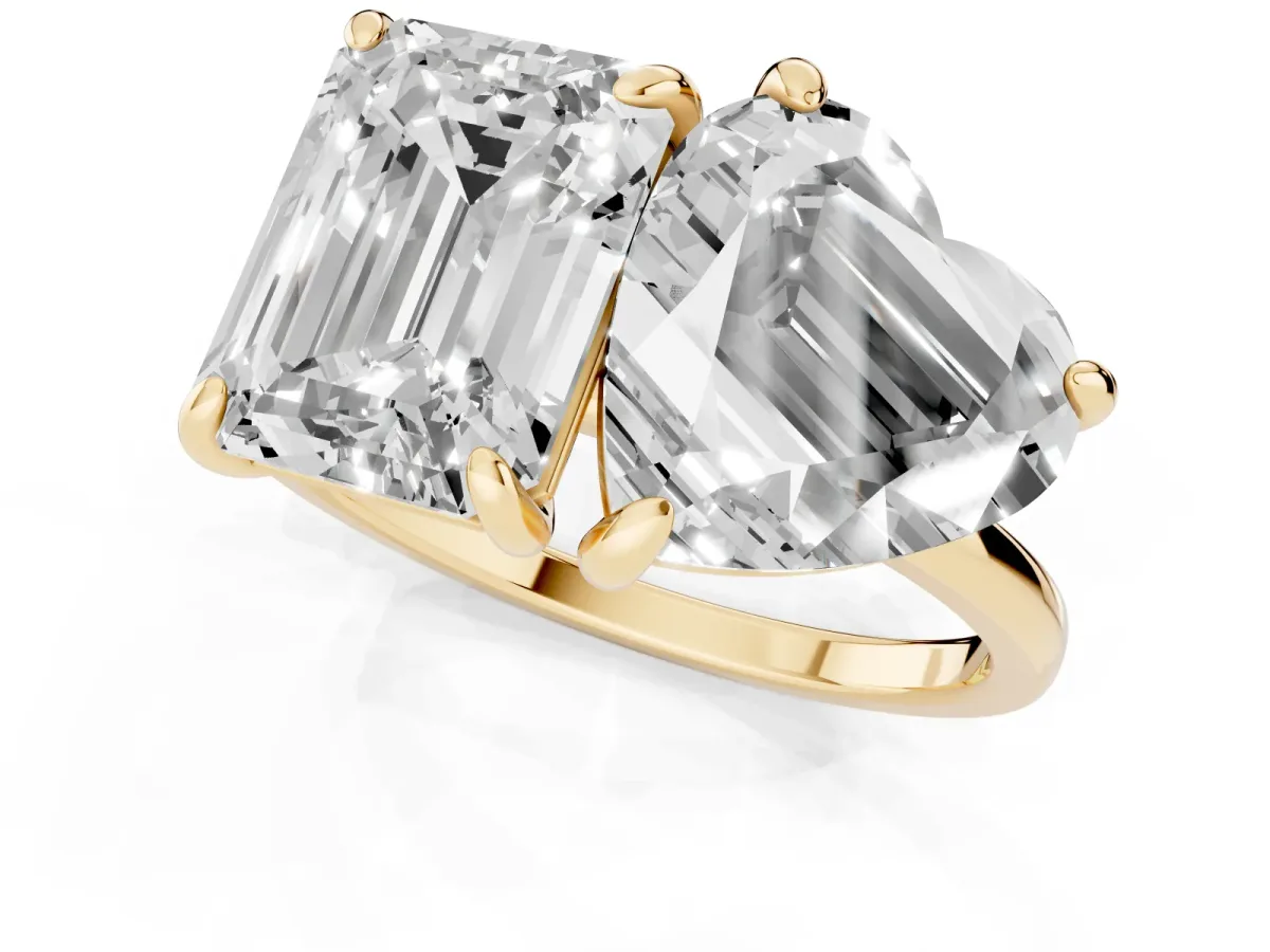 Emerald and Heart Toi Moi Ring with Prong Setting and Plain Band Yellow gold