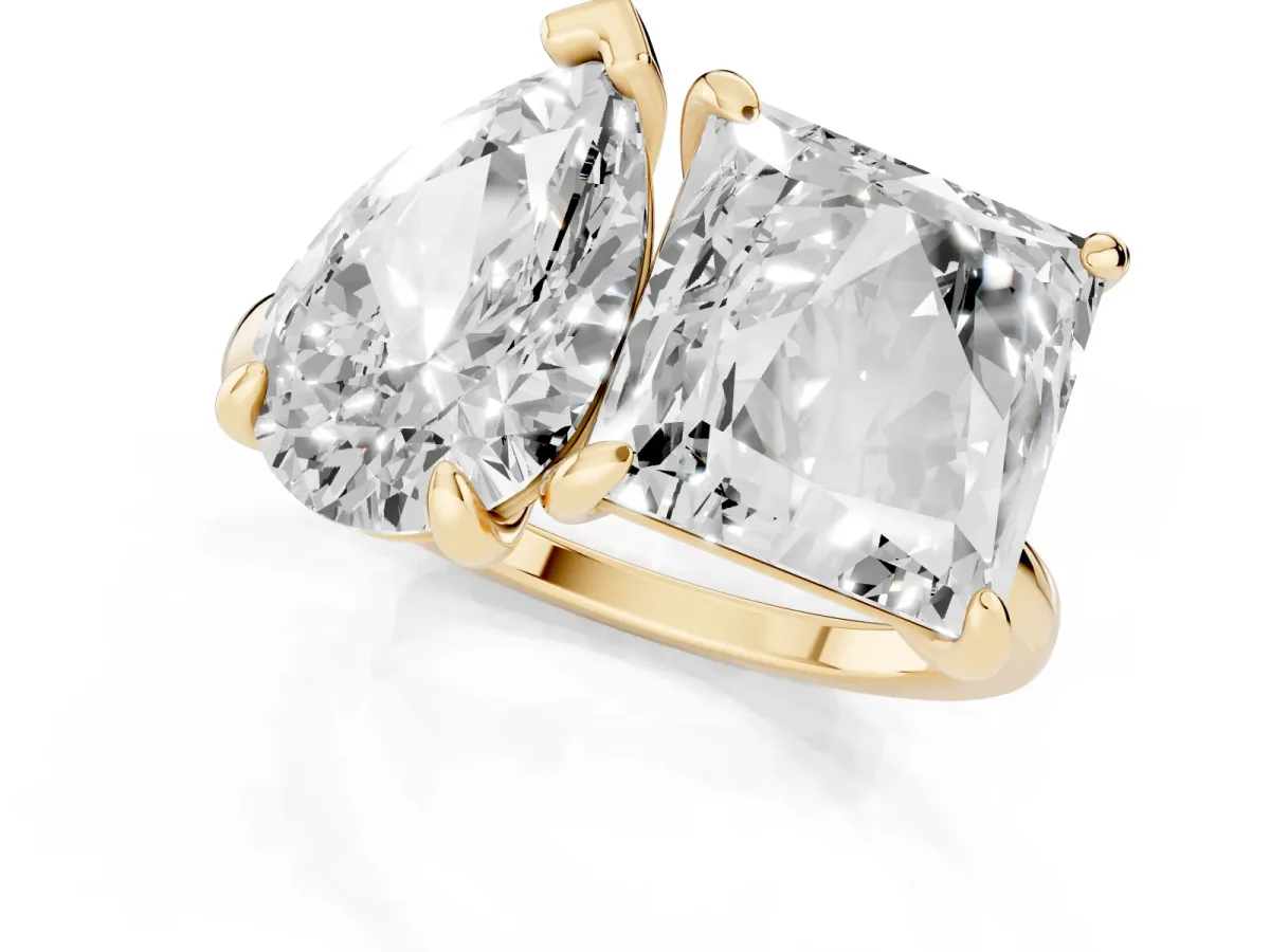 Pear and Princess Toi Moi Ring with Prong Setting and Plain Band Yellow gold