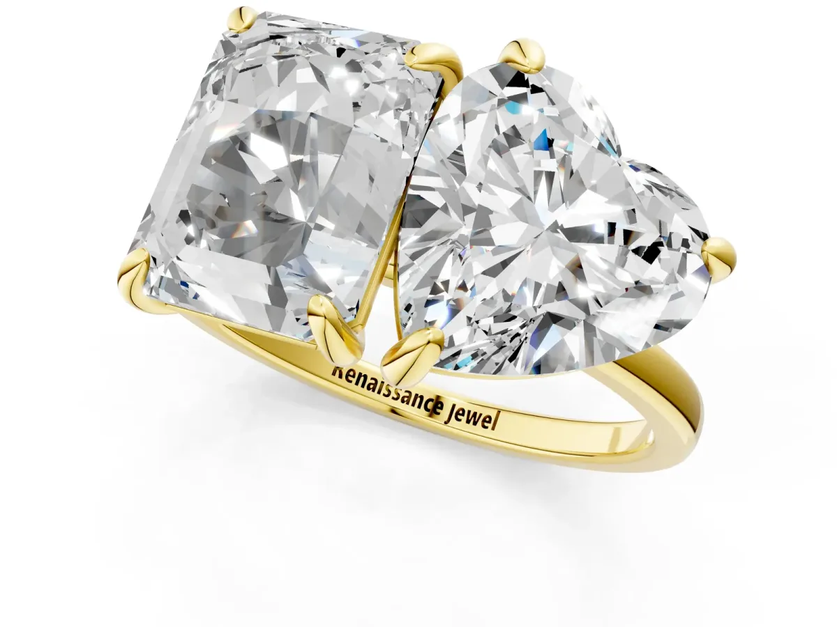 Emerald and Heart Toi Moi Ring with Prong Setting and Plain Band Yellow gold