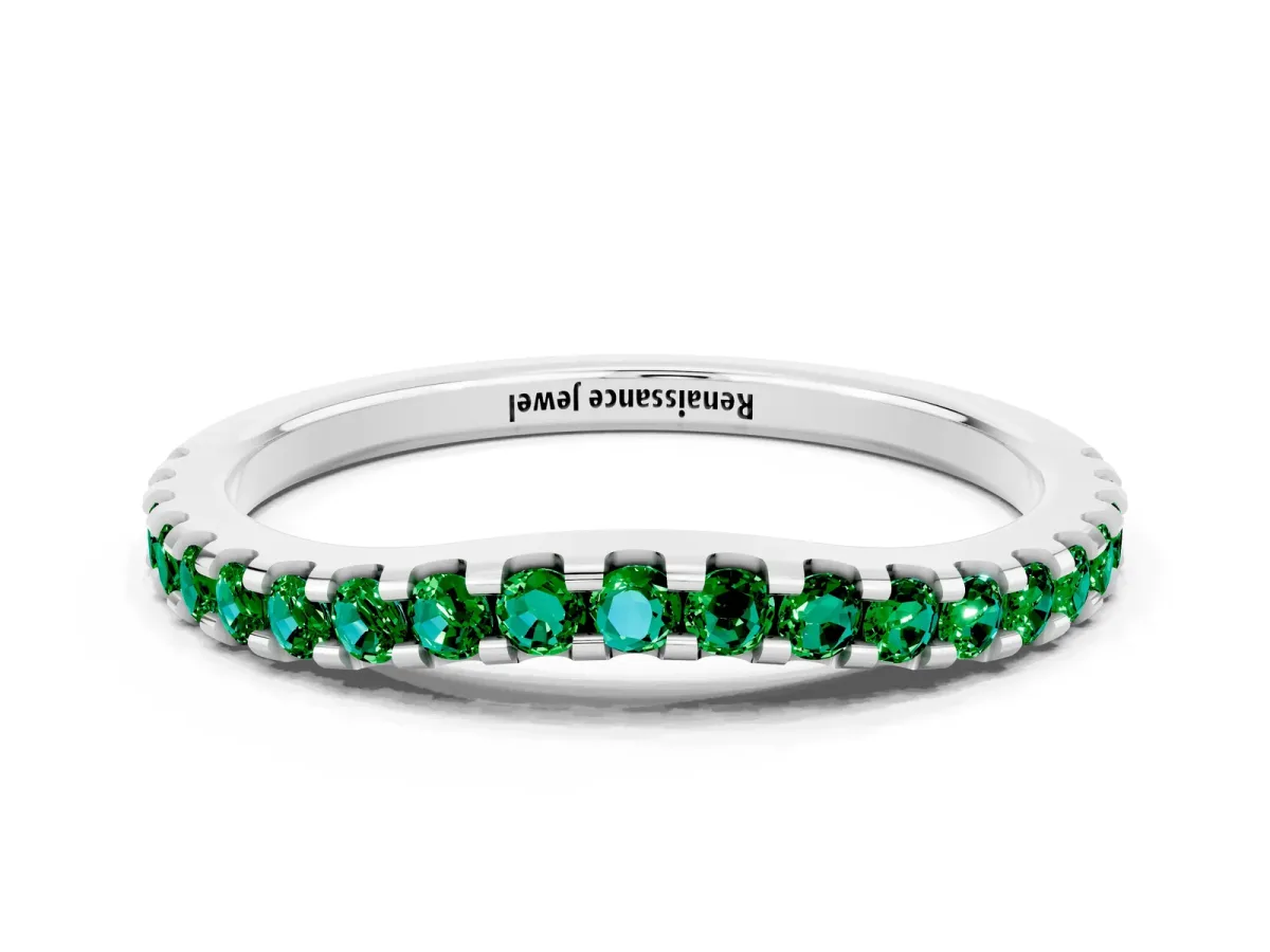Round Emerald Pavé Curved Wedding Band White gold