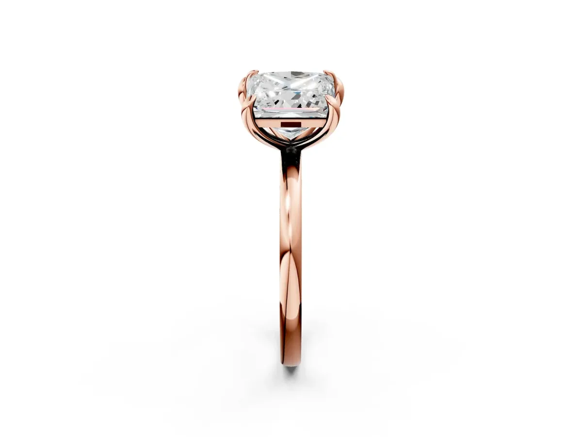 Emerald and Princess Toi Moi Ring with Prong Setting and Plain Band Rose gold