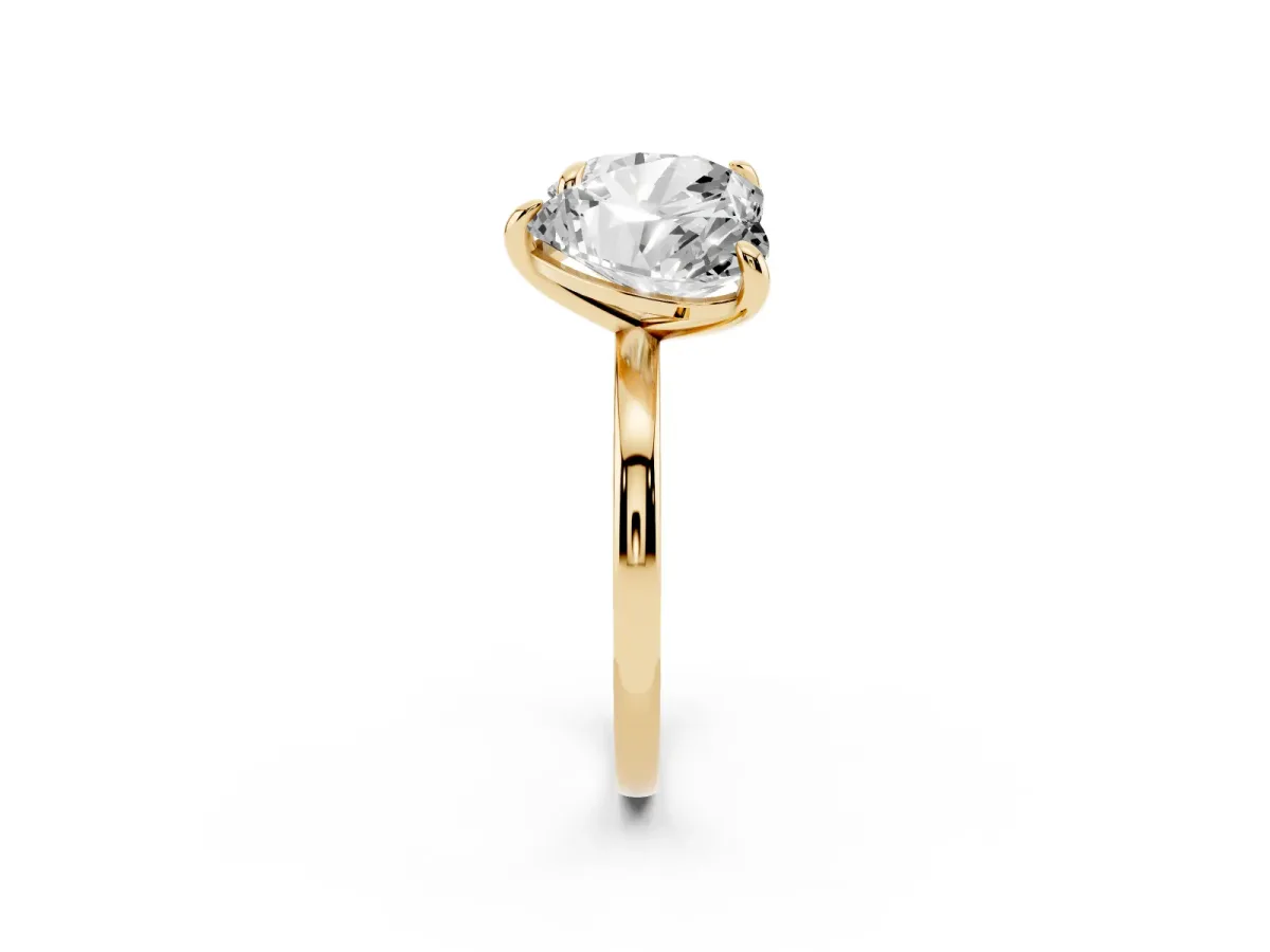 Round and Heart Toi Moi Ring with Prong Setting and Plain Band Yellow gold