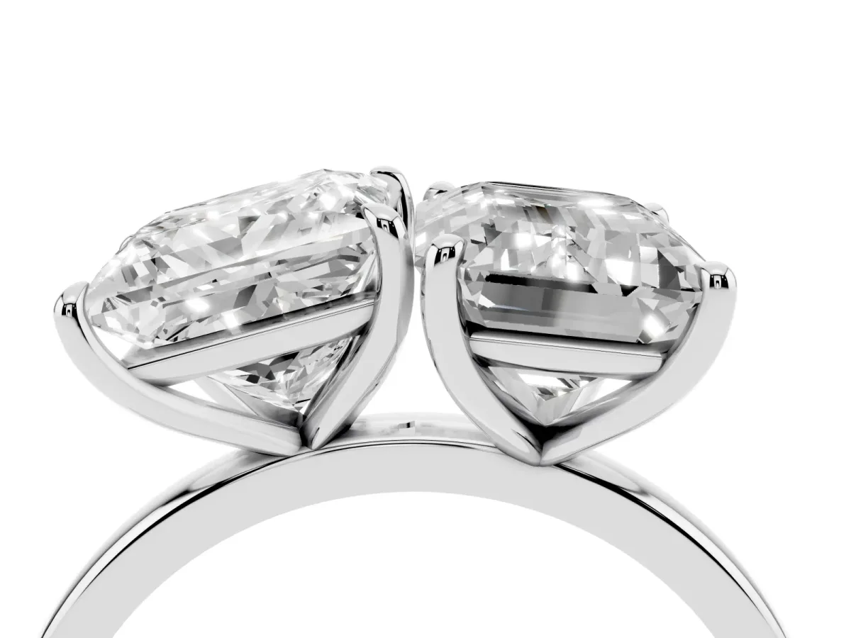 Princess Cut and Emerald Cut Toi Moi Ring with Prong Setting Platinum