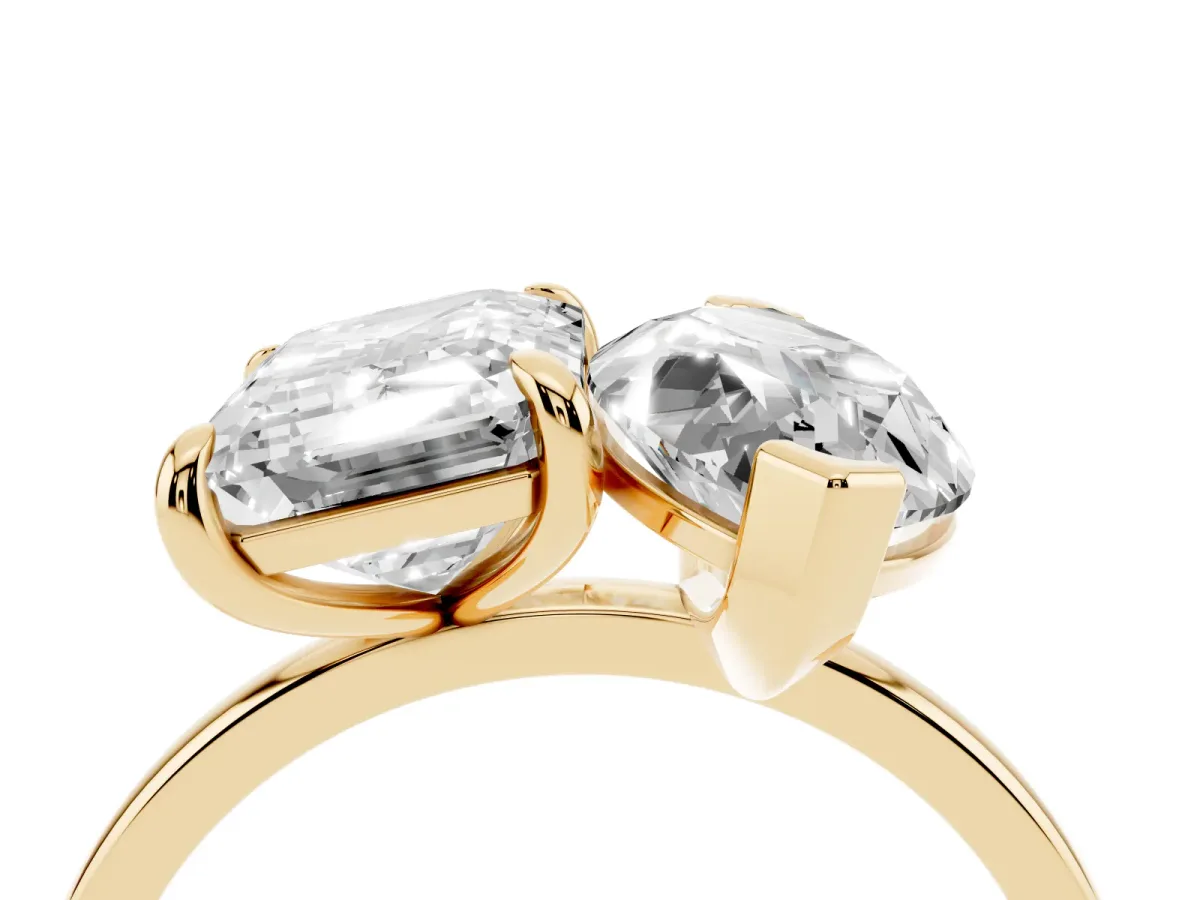 Emerald and Marquise Toi Moi Ring with Prong Setting and Plain Band Yellow gold