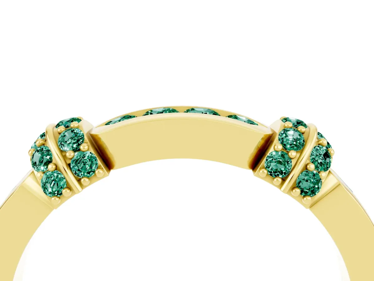 Pavé Round Green Sapphire Link Band with Bezel Setting Yellow gold