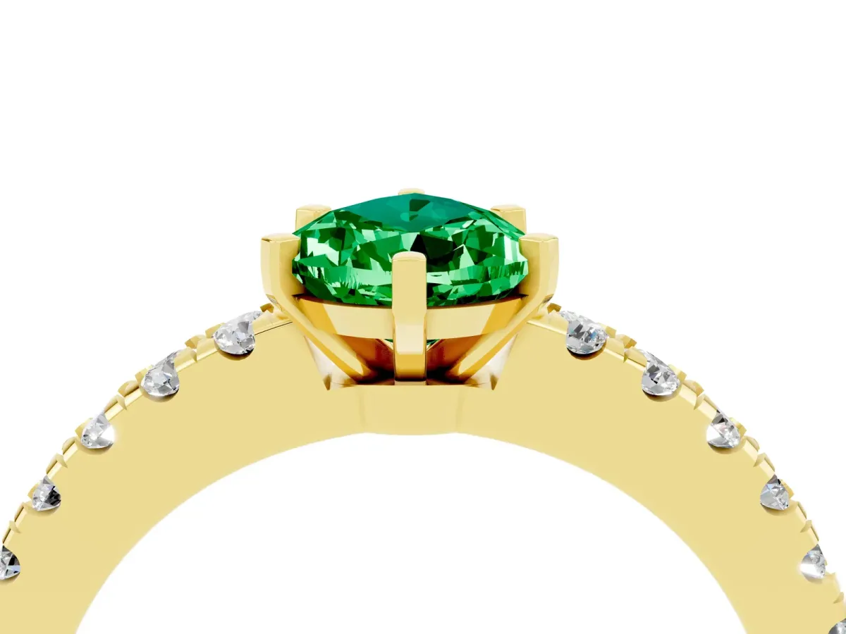Pear Cut Solitaire Emerald with Pavé Band and Four-Prong Setting Yellow gold